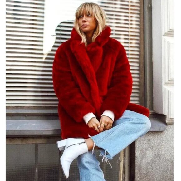 💖💥SHOWSTOPPER!💖💥 Luxurious Heavy Faux Fox Fur Coat in Red - Picture 2 of 16